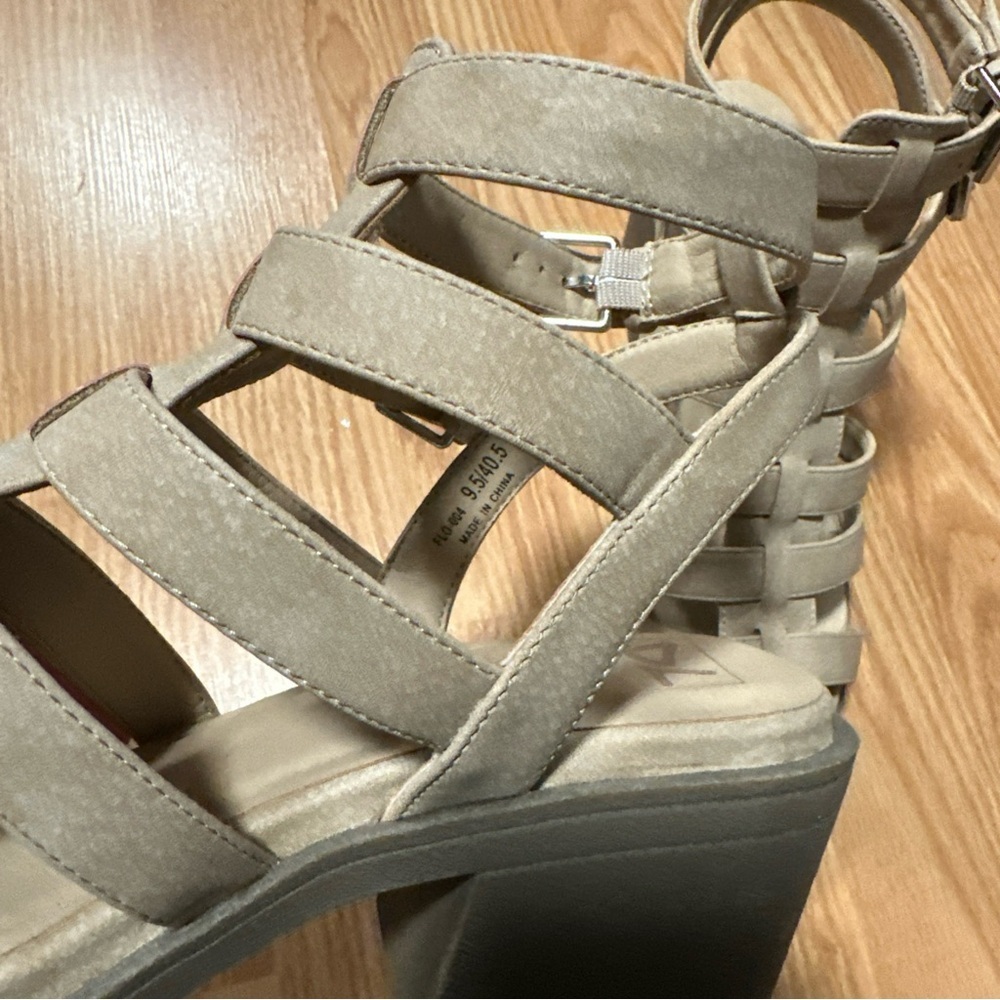 Dirty Laundry Fun stuff Gladiator lug sole heeled sandals natural hemp 9.5 - Picture 5 of 7